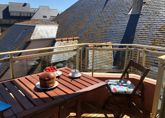 Bright And Quiet Nest With Terrace Near Beaches